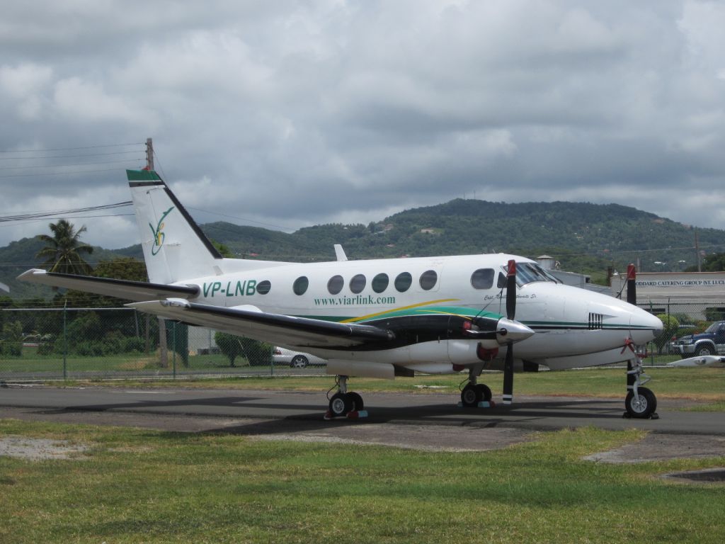 Beechcraft 1900 (VP-LNB)