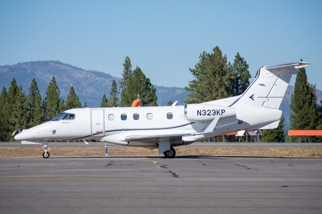 Embraer Phenom 300 (N323KP)