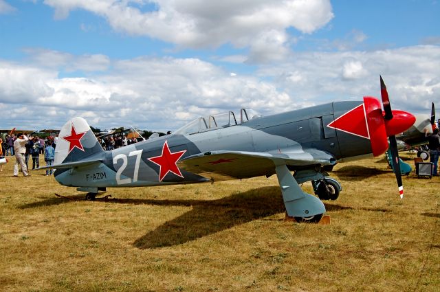 YAKOVLEV Yak-3 (F-ZAIM) - Yak 3 à la ferté alais  (France) en 2011