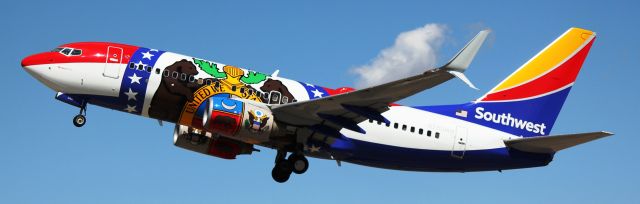 Boeing 737-700 (N280WN) - Departing from runway 25 for Tucson.