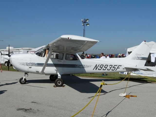 Cessna Skyhawk (N9935F)