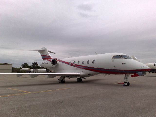 Bombardier Challenger 300 (N594CA)