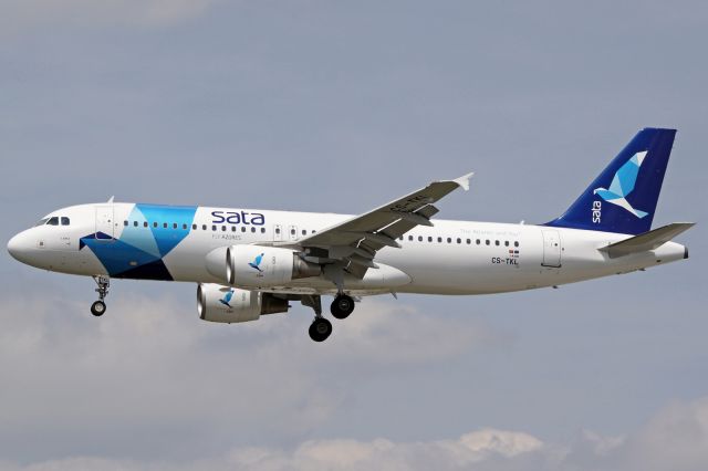 Airbus A320 (CS-TKL)