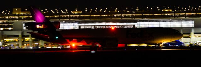 Boeing MD-11 — - FedEx MD11 taxiing at PHX on 8/31/22. Taken with a Canon 850D and Rokinon 135mm f/2 manual focus lens.