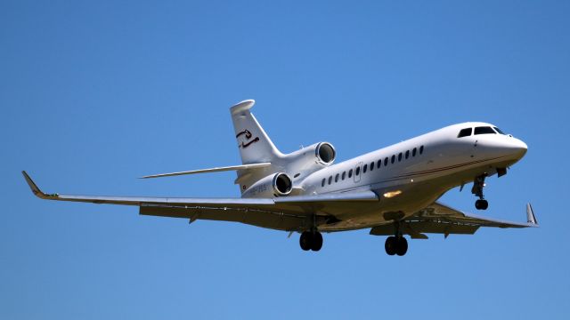 Dassault Falcon 7X (HB-JSS) - SHORT FINAL "17" Cannes Airport France , 05/17/17