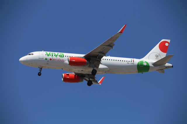 Airbus A320 (XA-VAQ)