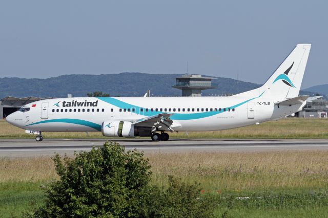BOEING 737-400 (TC-TLB)
