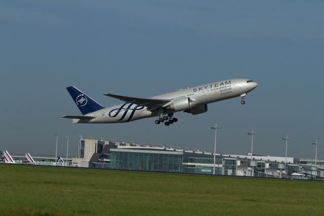 Boeing 777-200 (HZ-AKA) - Boeing 777 (SN 28344) - 2 x GE GE90-90B