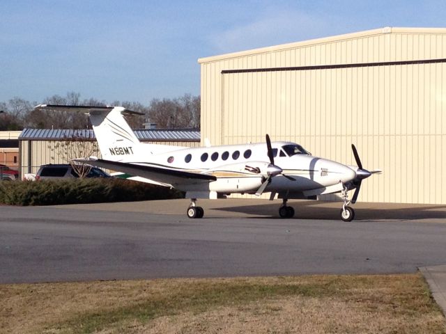 Beechcraft Super King Air 200 (N88MT) - Beechcraft Super King Air 200