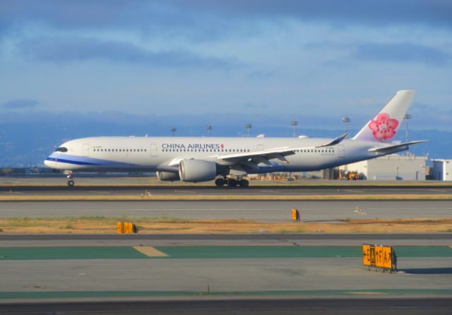 Airbus A350-900 (B-18910) - Just landed on runway 28L at SFO
