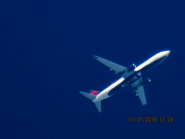 Boeing 737-900 (N858DZ)