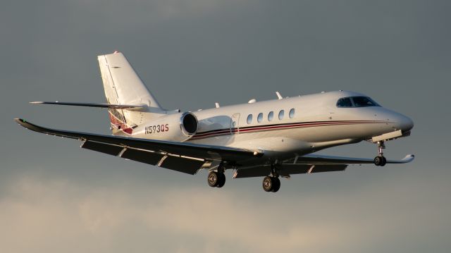 Cessna Citation Latitude (N593QS) - Landing 13R at Dallas Love Field May 14 2019.