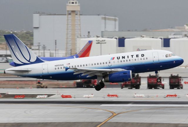 Airbus A319 (N802UA)