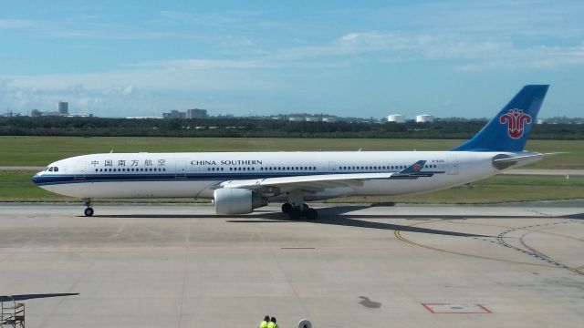 B-8426 — - China Southern Airbus A330-323 B-8426 taxiing at Brisbane International on 2 May 2017