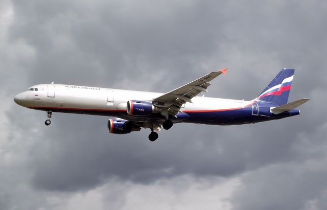 Airbus A321 (VP-BQR) - Aeroflot