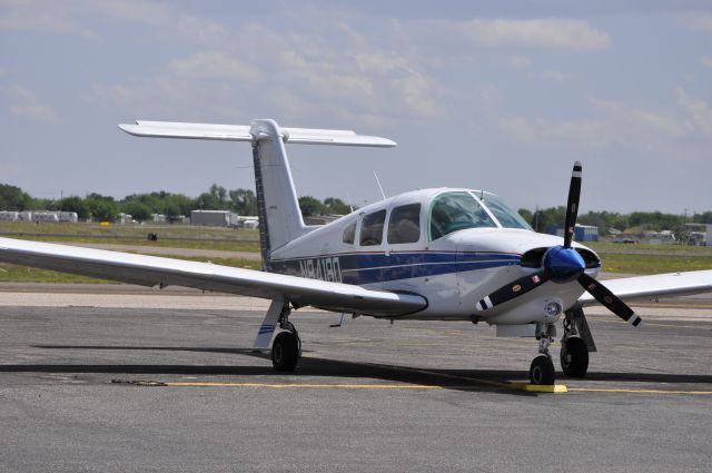 Piper Cherokee Arrow (N84180)