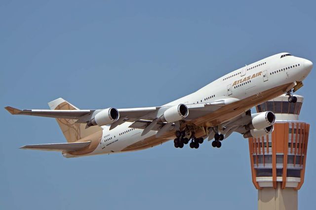 Boeing 747-400 (N263SG) - tlas Air Boeing 747-481 N263SG at Phoenix Sky Harbor on August 25, 2018. 