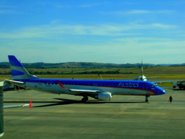Embraer ERJ-190 (LV-CIH)