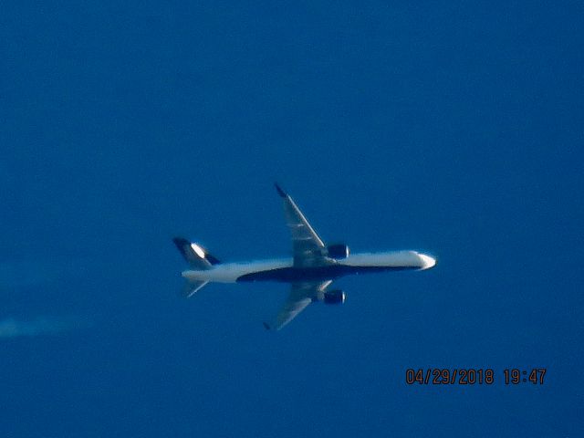 Boeing 757-200 (N686DA)