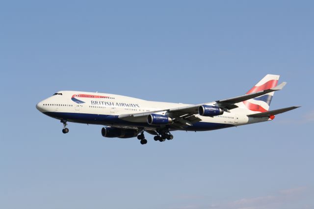 Boeing 747-400 (G-BNLU) - Arriving At Lester B. Pearson Intl Airport,Toronto,Canada