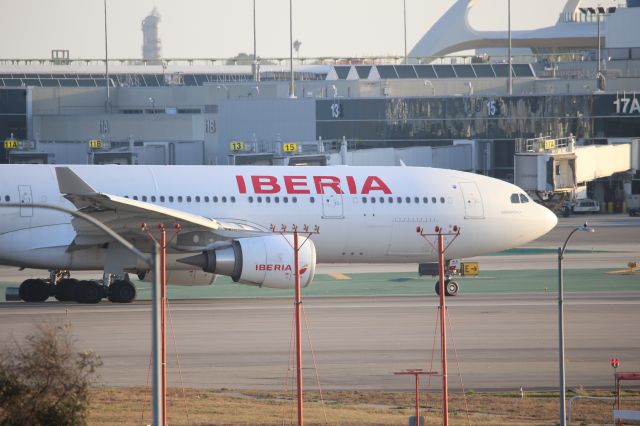 Airbus A330-200 (EC-MLB)