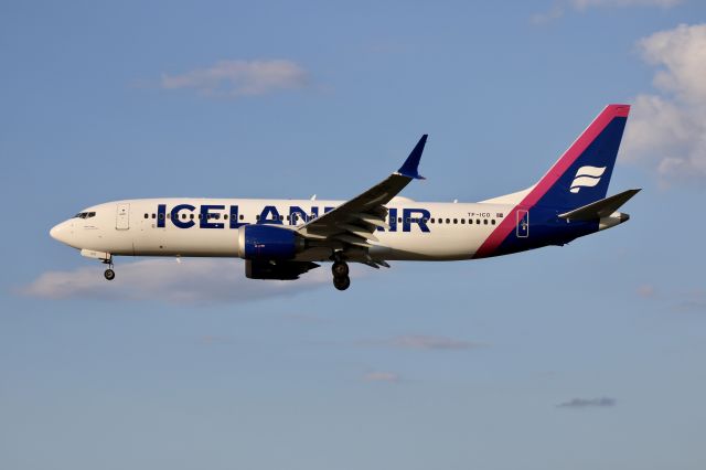 Boeing 737 MAX 8 (TF-ICO)
