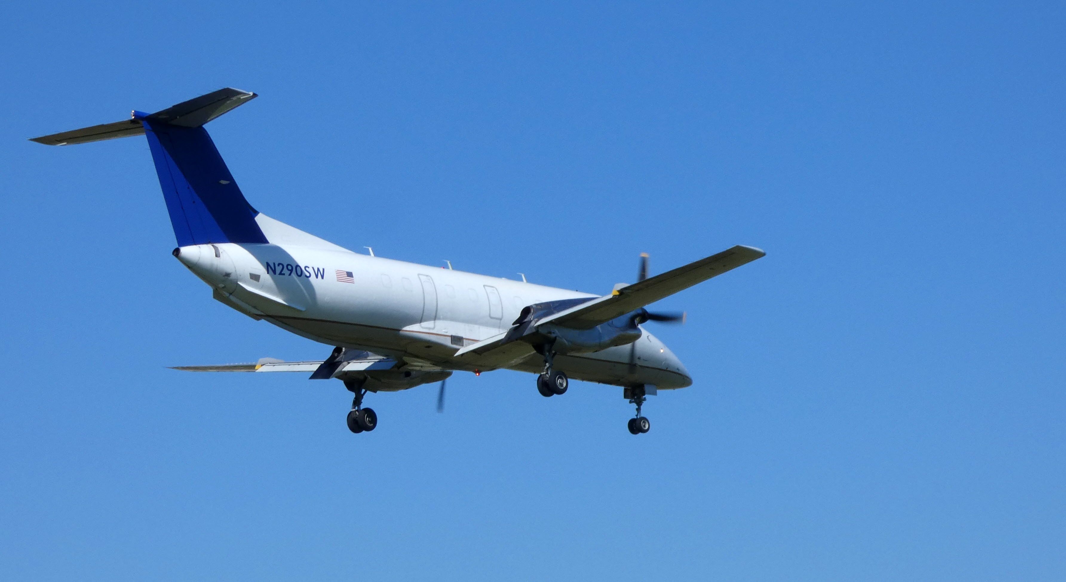 Embraer EMB-120 Brasilia (N290SW) - On final is this 1996 Embraer 120ER Brasilia aircraft in the Summer of 2019. Formerly a passenger plane up until 2014.