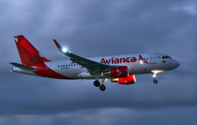 Airbus A319 (N723AV) - Oct 28, 2014