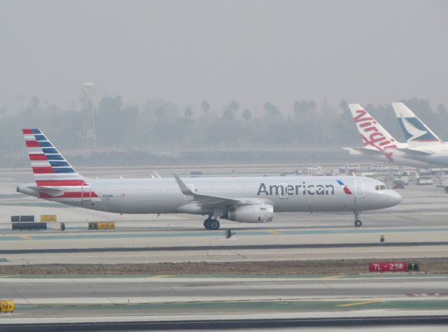 Airbus A321 (N114NN)