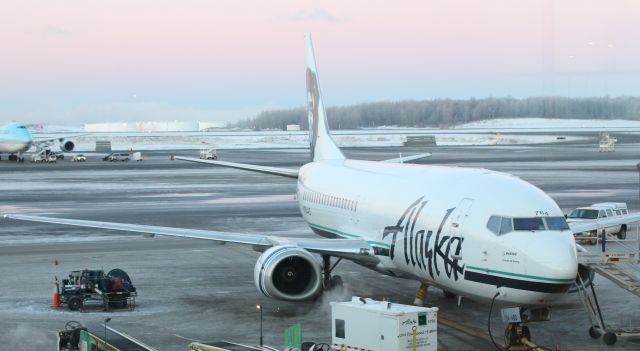 BOEING 737-400 (N764AS)