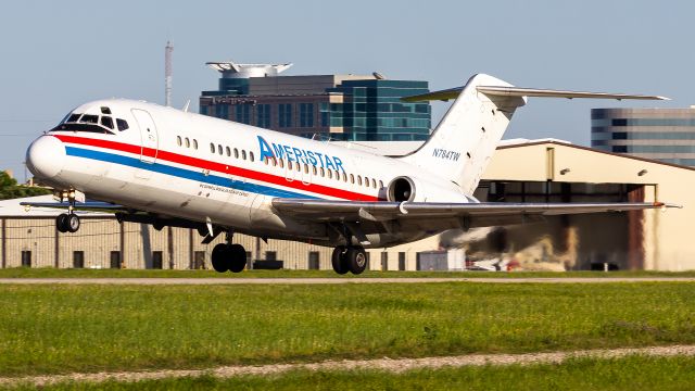 McDonnell Douglas MD-83 (N784TW)