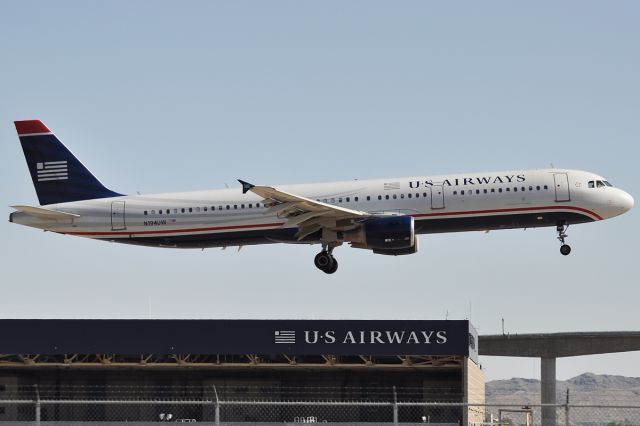 Airbus A321 (N194UW)