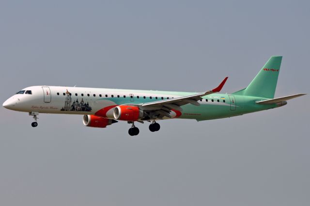 Embraer ERJ-190 (UR-WRG)