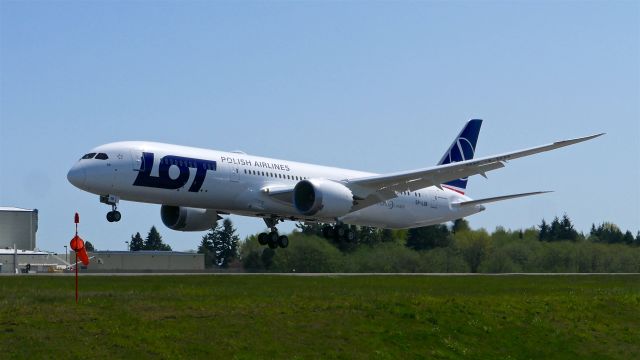 Boeing 787-9 Dreamliner (SP-LSB) - BOE756 on short final to Rwy 34L to complete a C1 flight on 4.26.18. (ln 694 / cn 38084).