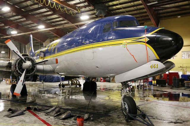 Douglas DC-6 (N451CE)