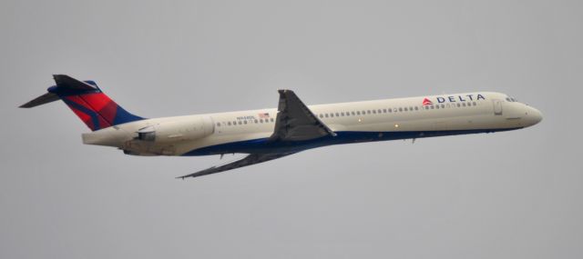 McDonnell Douglas MD-88 (N948DL)