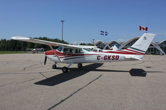 Cessna Skylane (C-GKSD) - C-GKSD Cessna Skylane 182Q RVA Aéroport de Trois-Rivières QC, CYRQ !3-07-2019