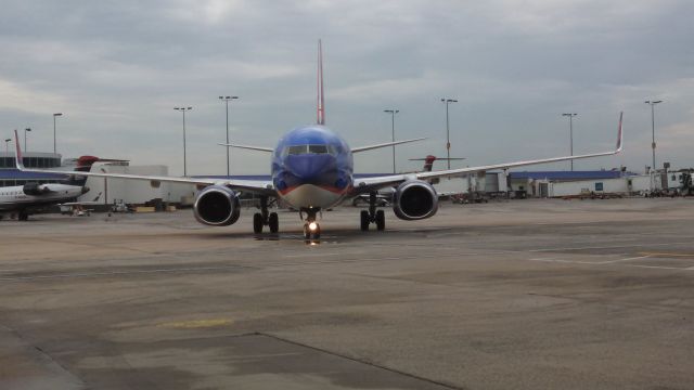 Boeing 737-700 (N715SY)