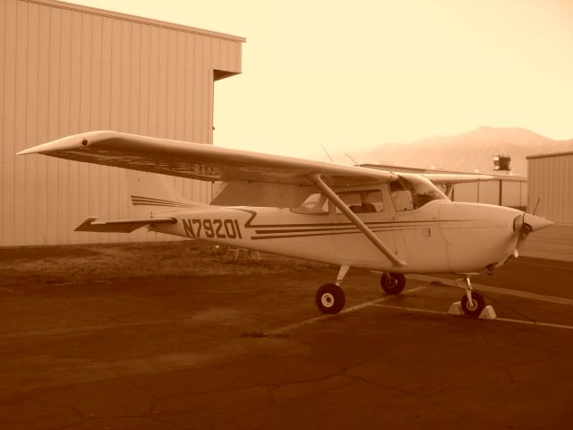 Cessna Skyhawk (N79201)