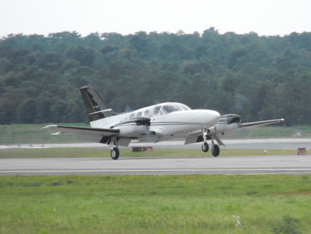 Cessna 421 (N884LP) - Landing RWY 9 at TLH