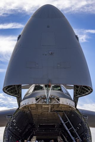 Lockheed C-5 Galaxy (84-0062) - Ready to load...Galaxy nose open