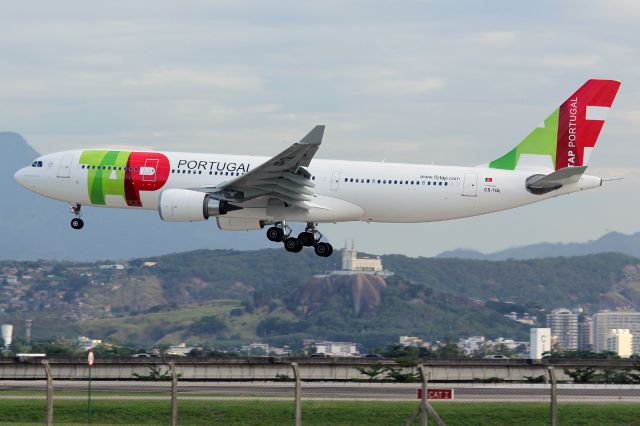 Airbus A330-300 (CS-TOL)