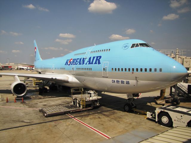 Boeing 747-400 (HL7472)