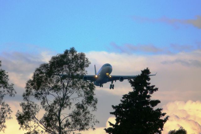 Airbus A340-300 (ZS-SXF)