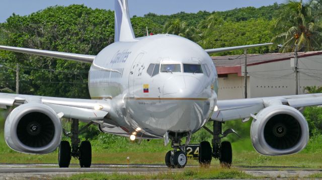 Boeing 737-700 (HPA1376) - Rwy 24.