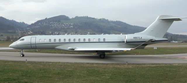 BOMBARDIER BD-700 Global 7500 (N807LA) - Departing Bern Switzerland 