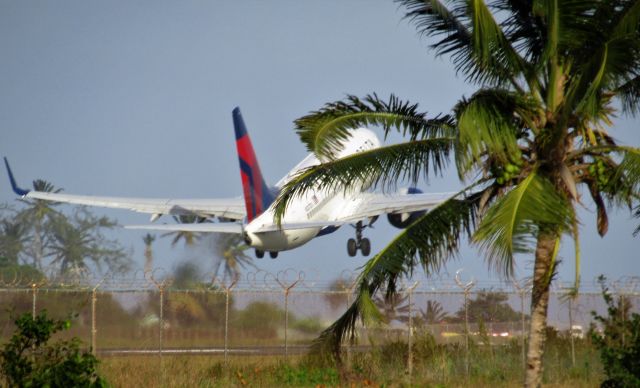 Boeing 737-700 (N307DQ)