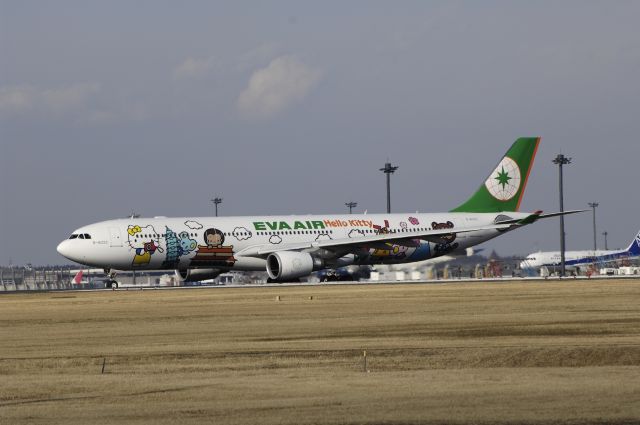 Airbus A330-300 (B-16333) - Departure at NRT Airport R/W34L on 2012/01/04 Hello Kitty c/s