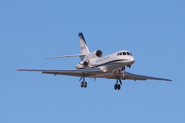 Dassault Falcon 50 (N15VX) - A Falcon 50 inbound for RWY 24L from Metropolitan Oakland Intl (KOAK) on 15 Apr 2019.