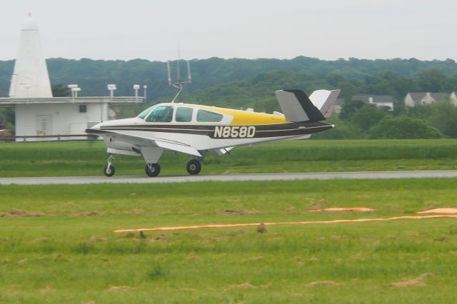 Beechcraft 35 Bonanza (N858D)